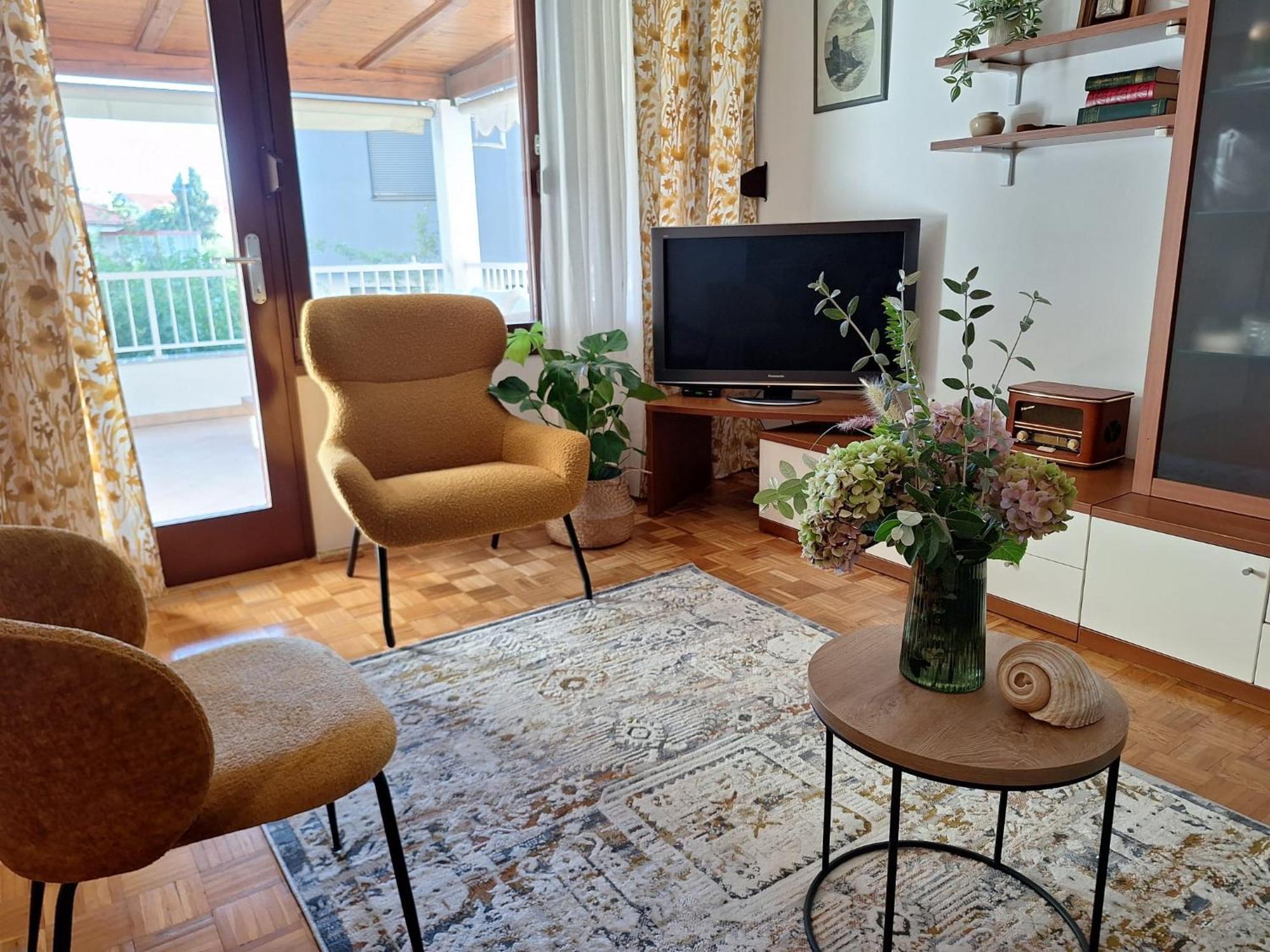 Melody Apartment